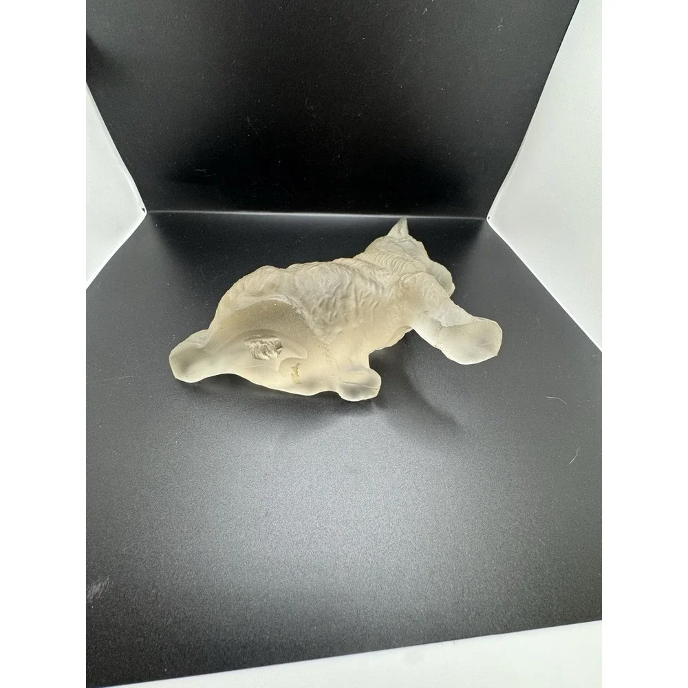Vintage L.E. Smith Satin Frosted Glass Scottish Terrier Dog Figurine 4.5
